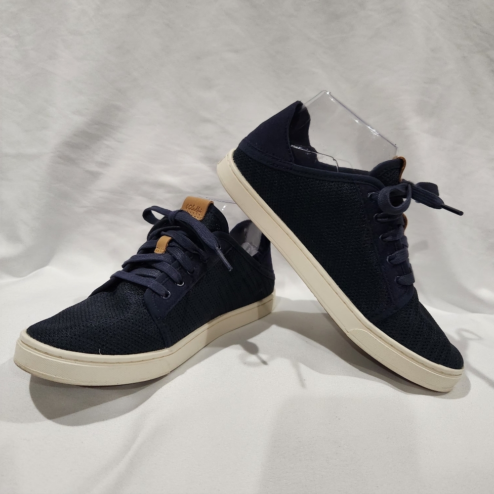 OluKai Pehuea Li Trench Blue Sneakers. Size 7